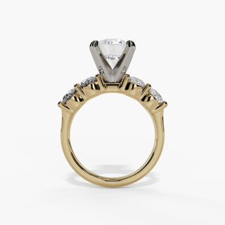 Round Diamond Engagement Ring in 14K Gold